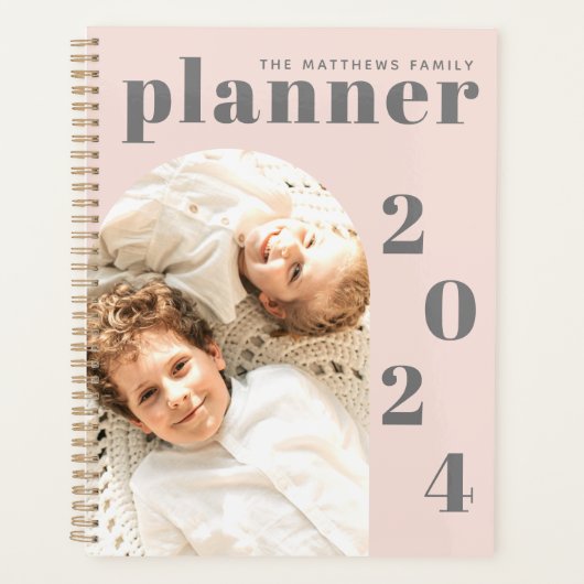 Elegant Modern Blush Pink Custom Family Photo 2023 Planner (Voorkant)