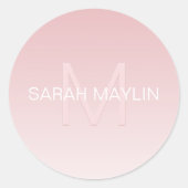 Elegant Modern Blush Roze Ombre Naam & Monogram Ronde Sticker (Voorkant)