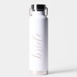 Elegant modern bruiloft voor aangepaste scriptbrid waterfles<br><div class="desc">Elegant Modern Wedding Water Bottle. Een modern en minimalistisch ontwerp in wit en stoffig roze. Om het even welke doopvont,  om het even welke kleur,  geen minimum.</div>