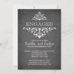 Elegant modern Chalkboard Engagement Party Kaart<br><div class="desc">kondig je verloving aan bij familie en vrienden met onze prachtige verlofpartijuitnodiging. Onze stijlvolle en geëngageerde uitnodiging is voorzien van een fancy wit damesblad dat op een moderne zwarte achtergrond is geplaatst. Verkrijgbaar in onze winkel in een groot aantal hete en trendy kleuren. Aangepaste bestellingen zijn altijd welkom! Eenvoudig aan...</div>