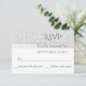 Elegant modern chic white floral bruiloft RSPV RSVP Kaartje (Staand voorkant)