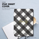 Elegant Modern Eenvoudig Zwart en Goud Plaid Scrip iPad Pro Cover<br><div class="desc">Bescherm uw iPad in stijl met deze eenvoudige en stijlvolle cover. Het beschikt over een klassieke maar moderne zwarte gingham achtergrond en trendy gouden Toon handschrift lettertype met jouw naam. Werk de eenvoudig te gebruiken sjabloon bij met uw naamkeuze. Creëer uw eigen unieke,  perfecte cadeau!</div>