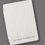 Elegant modern gepersonaliseerd met naam monogram iPad air cover<br><div class="desc">Verhoog de bescherming en stijl van uw iPad Air met onze Soft Cream Ivory Elegant Modern Gepersonaliseerd Met Naam Monogram iPad Air Cover. Deze zorgvuldig ontworpen cover combineert moderne esthetiek naadloos met een persoonlijke touch, waardoor het een verfijnd en praktisch accessoire voor uw apparaat is. Met jouw naam en een...</div>