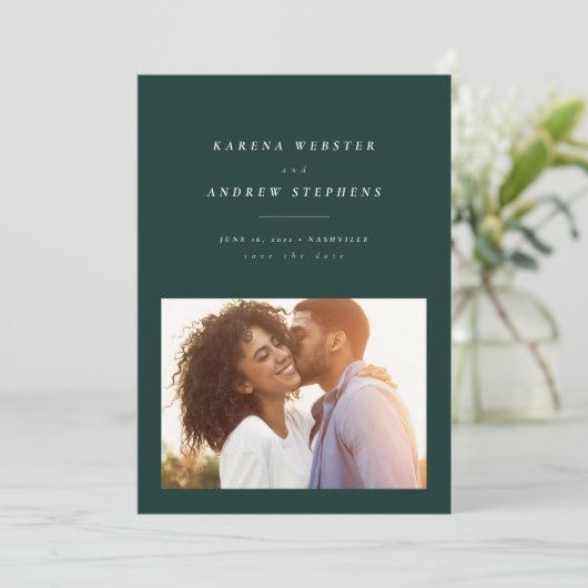 Elegant modern groen slaat de datumfotokaart op save the date (Staand voorkant)