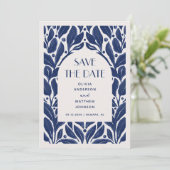 Elegant modern marineblauw bloemenboogpatroon save the date (Staand voorkant)