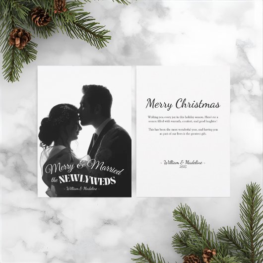 Elegant Modern Minimalist Black And White Newlywed Feestdagenkaart