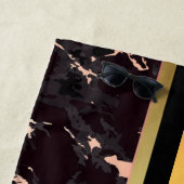 Elegant Modern Monogrammed Marble Black Gold Strandlaken (In situ)
