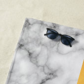 Elegant Modern Monogrammed Marble Black Gold Strandlaken (In situ)