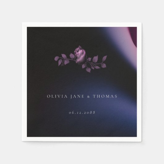 Elegant Modern Moody Dark Paarse Floral Wedding Servet (Voorkant)