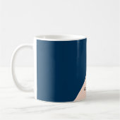 elegant modern pastel peach navy blue kleurenblok koffiemok (Links)