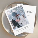 Elegant Modern Photo Wedding Save The Date<br><div class="desc">Elegante moderne foto bruiloft opslaan van de datum kaart. De kaart is voorzien van een moderne "Save the Date",  die kan worden gewijzigd in een lettertype naar keuze dat hier beschikbaar is wanneer u op de knop "Personaliseren" klikt.</div>