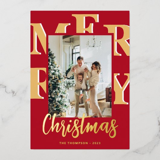 Elegant Modern Rood Foto Merry Christmas Script Folie Feestdagenkaart (Voorkant)