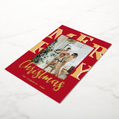 Elegant Modern Rood Foto Merry Christmas Script Folie Feestdagenkaart (Gedraaid)