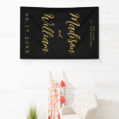 Elegant modern script Black Gold Welkomsthuwelijk Spandoek (Insitu)