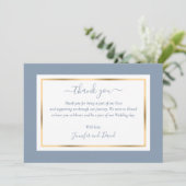 Elegant Modern Script Dusty Blue en Gold Bedankkaart (Staand voorkant)