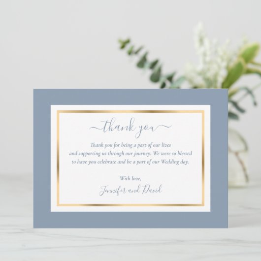 Elegant Modern Script Dusty Blue en Gold Bedankkaart (Staand voorkant)