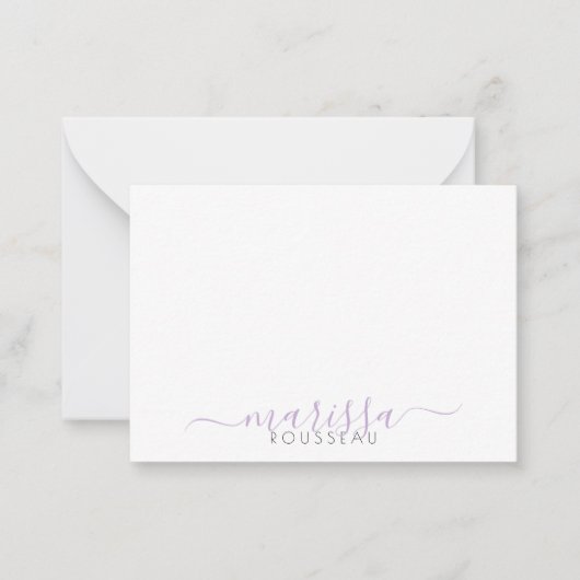 Elegant Modern Script Paars Monogram Naam Notitiekaartje (Voorkant)