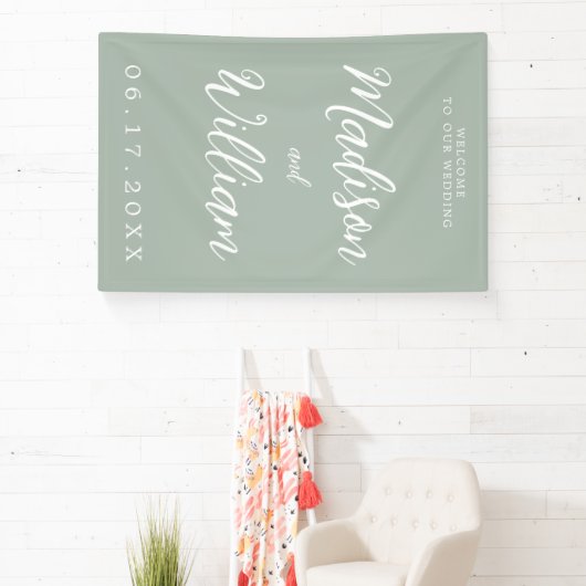 Elegant modern Script Sage Green Welcome Wedding Spandoek (Insitu)