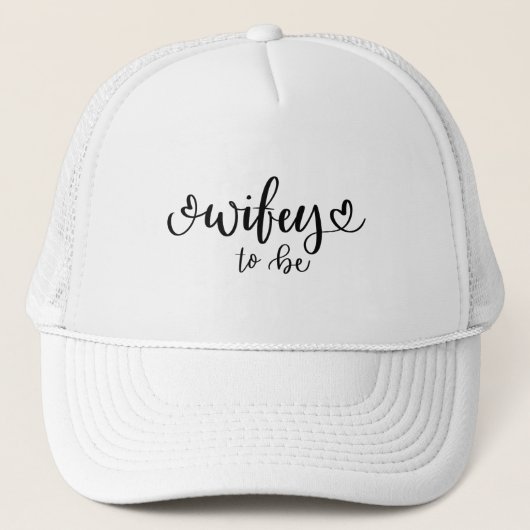 Elegant Modern Script Wifey to Be Trucker Pet (Voorkant)