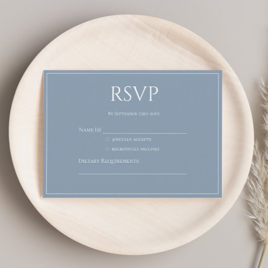Elegant Modern Stoffig Blauw Monogram RSVP Informatiekaartje