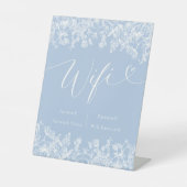 Elegant Modern Stoffig Blauw Wildflower WiFi teken Reclamebord Met Voetstuk (Voorkant)