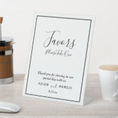 Elegant Modern Wedding Favors Sign Reclamebord Met Voetstuk (Insitu)