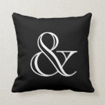 Elegant modern zwart wit ampersand-symbool kussen<br><div class="desc">Deze elegante en moderne werpen kussen kenmerkt wit ampersand (&) symbool op zwarte achtergrond.</div>