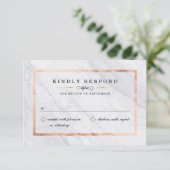 Elegant moderne marmer- en Roos Gold RSVP-kaarten RSVP Kaartje (Staand voorkant)