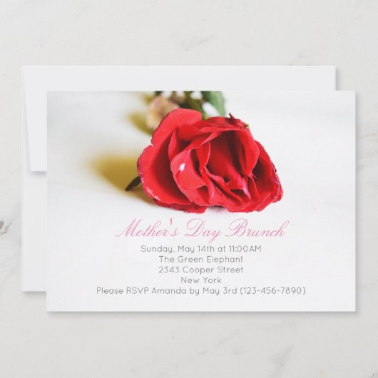 Elegant Moederdag Brunch met een Red Rose Invite Kaart (Voorkant)