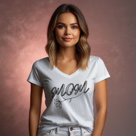 Elegant "MOM"-script met bloemontwerp T-shirt