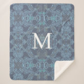 Elegant Monogram Barokpatroon in Blauwe Tinten Sherpa Deken (Voorkant)