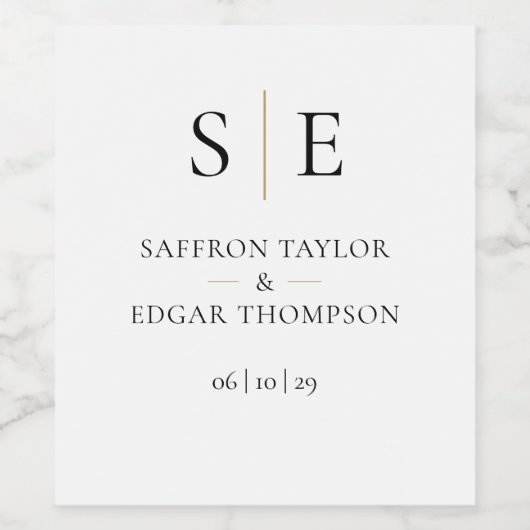 Elegant Monogram Black en Gold Weddenschap Wijn Etiket (Enkel label)