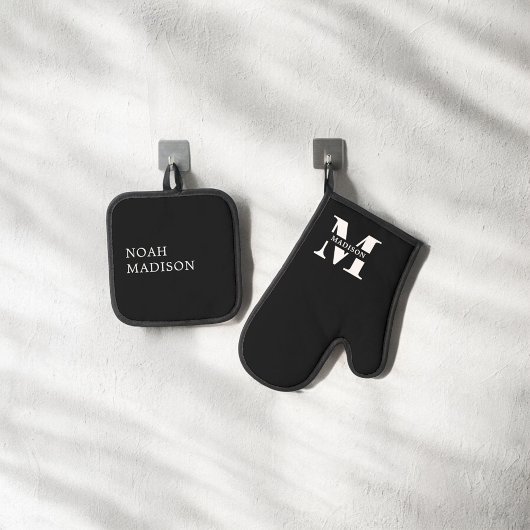 Elegant Monogram Black Ovenwant & Pannenlap Set