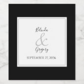 Elegant Monogram Black & White Wedding Wijn Etiket (Enkel label)