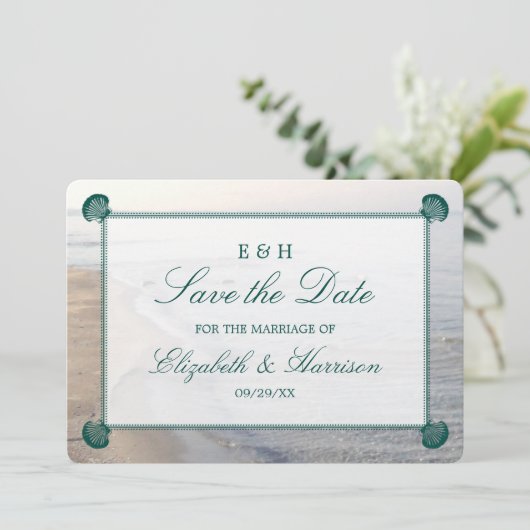 Elegant Monogram, Blauwgroen Scallop Beach Save The Date (Staand voorkant)