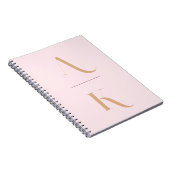 Elegant monogram blush roze reizen notitieboek (Rechterzijde)