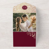 Elegant Monogram Bourgondië en gouden bruiloft All In One Uitnodiging (Buitenkant)