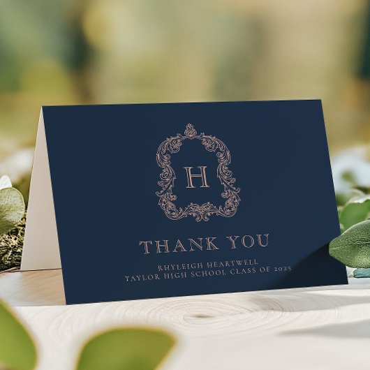 Elegant Monogram Crest Navy blauw Roos Afstuderen Bedankkaart