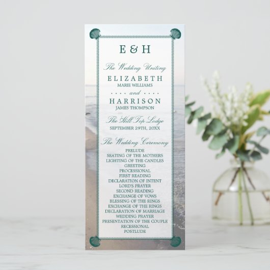 Elegant monogram en Blauwgroen Scallop Beach Wedde Programmakaart (Staand voorkant)