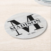 Elegant Monogram Familienaam Initiaal Rustiek Hout Ronde Kartonnen Onderzetter (Gebogen)