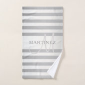 Elegant monogram Faux Silver Gradient Gray Stripes Bad Handdoek (Handdoek)