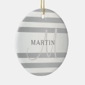 Elegant monogram Faux Silver Gradient Gray Stripes Keramisch Ornament (Rechts)