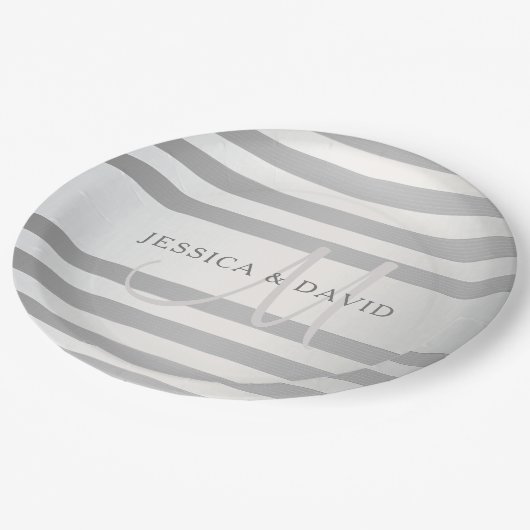 Elegant monogram Faux Silver Gradient Gray Stripes Papieren Bordje (Gekanteld)
