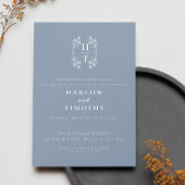 Elegant Monogram Floral Crest Stoffig Blauw Bruilo Kaart