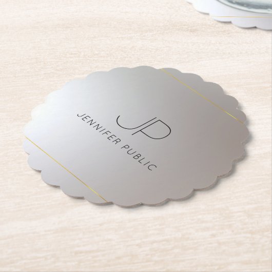 Elegant Monogram Gold Silver Scalloped Round Kartonnen Onderzetters (Gekanteld)