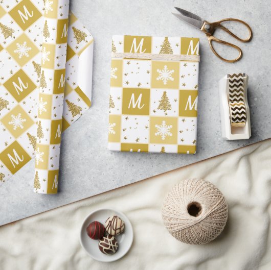 Elegant Monogram Goud & Wit Kerstmis Wrapping Cadeaupapier (Crafts)