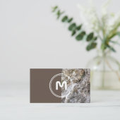 Elegant monogram hout met twee tonels bruine timme visitekaartje (Staand voorkant)