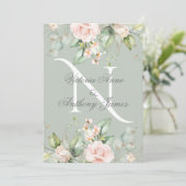 Elegant Monogram Initiaal Floral Sage Green Weddin Kaart (Staand voorkant)
