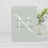 Elegant Monogram Initiaal Sage Green Wedding Kaart (Staand voorkant)