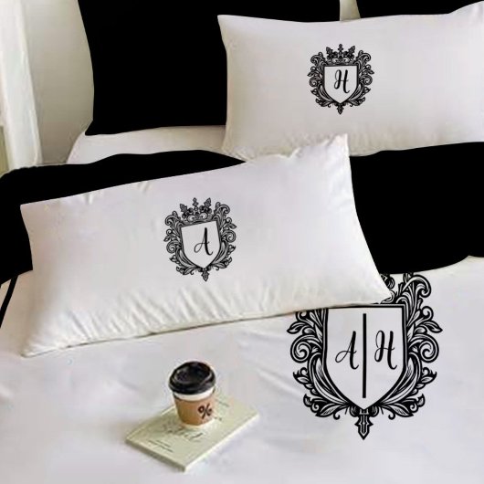 Elegant Monogram Initialen Crest Zwart op Wit Kussensloop